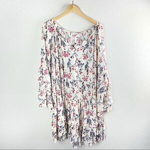 en creme floral flowy sleeve dress size medium